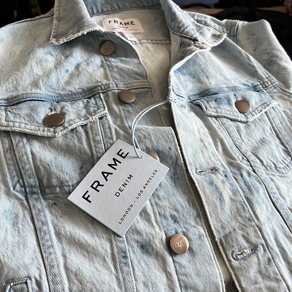 NWT Frame Hem Denim Jacket in Cloud - Picture 5 of 6